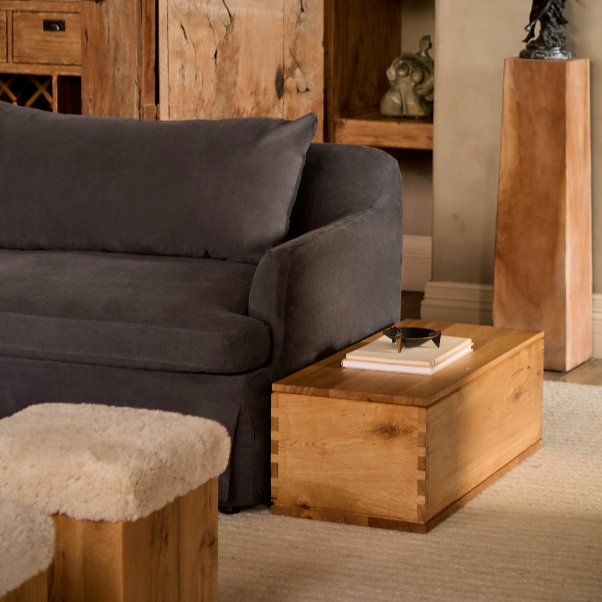 Antwerp Sofa - Vintage Black by House of Leon โ view 3