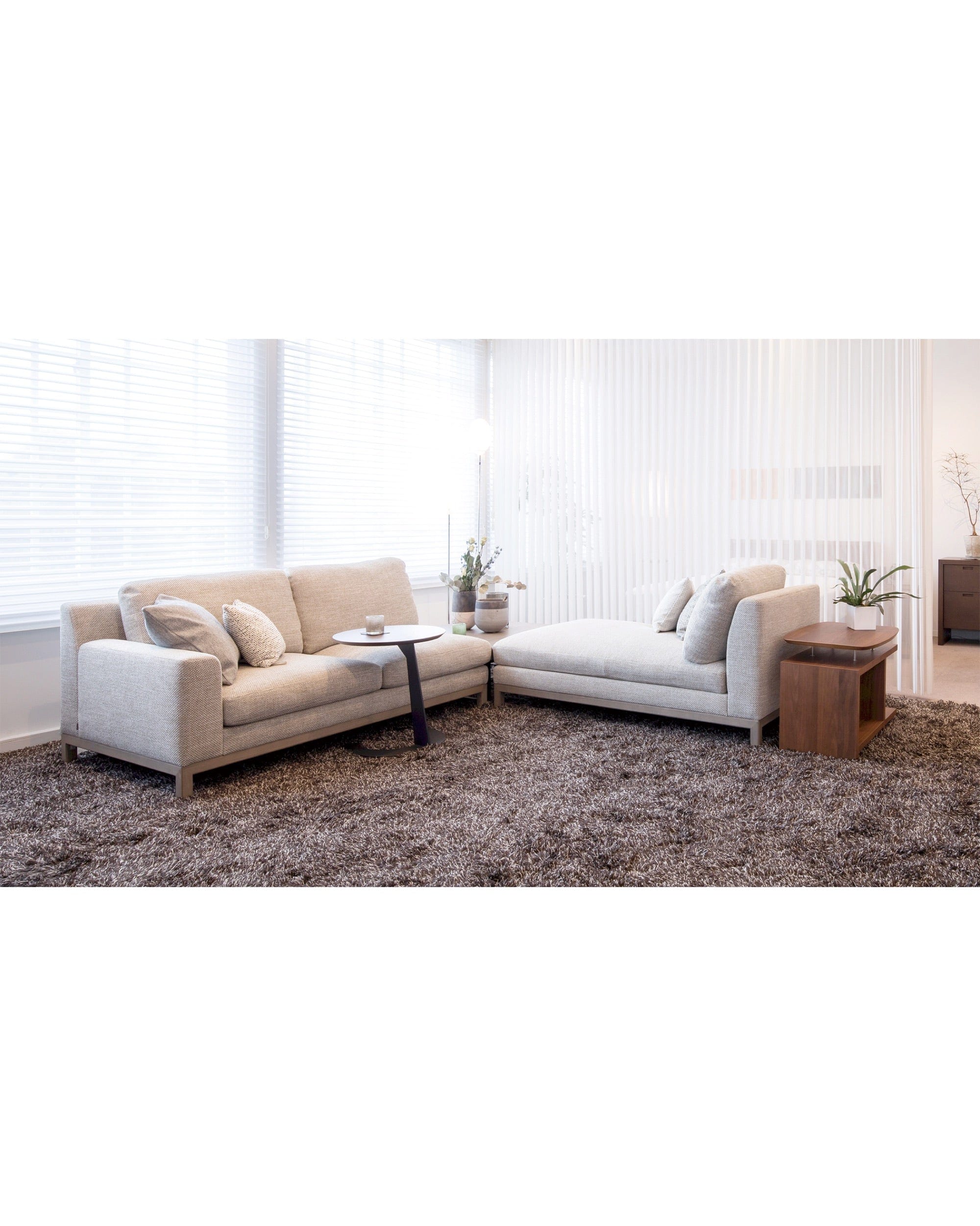 QUODO Left or Right Arm Chaise - 62"