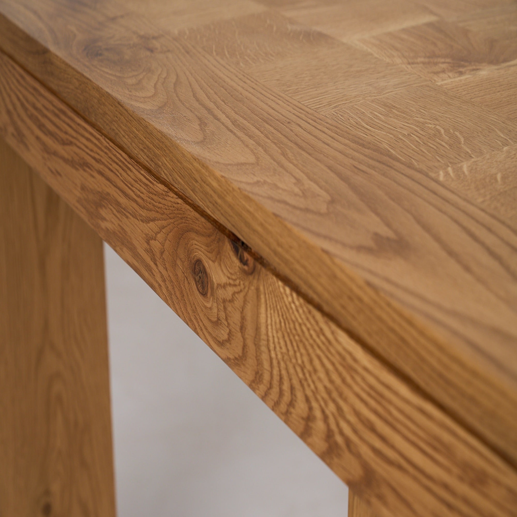 Ghent Dining Table
