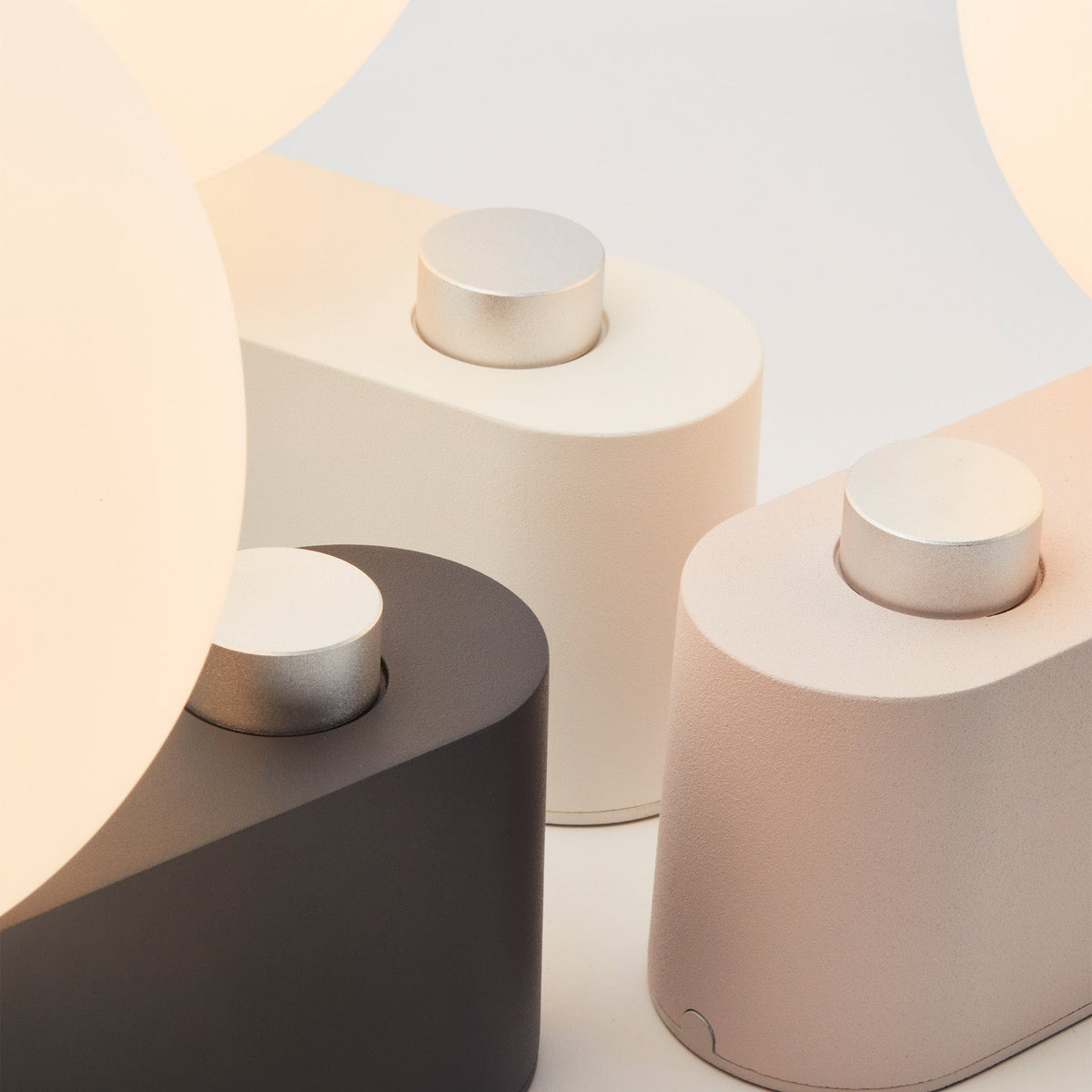 Alumina Multi-Use Lamp in Chalk