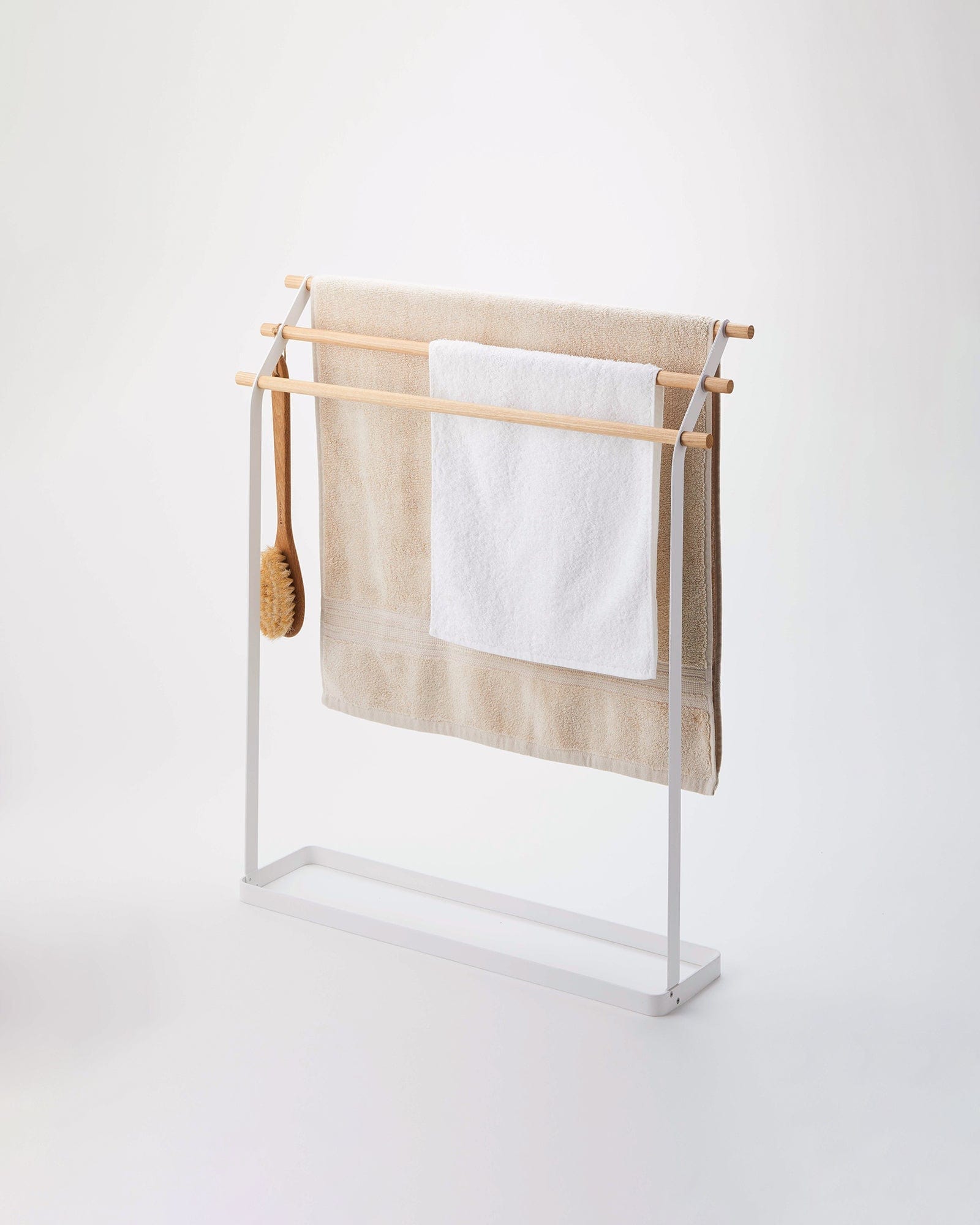 Bath Towel Rack (32" H)