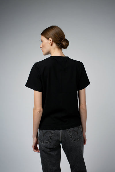 Adry Organic Cotton Crew Neck T-Shirt in black, front close view — Santicler Japandi fashion