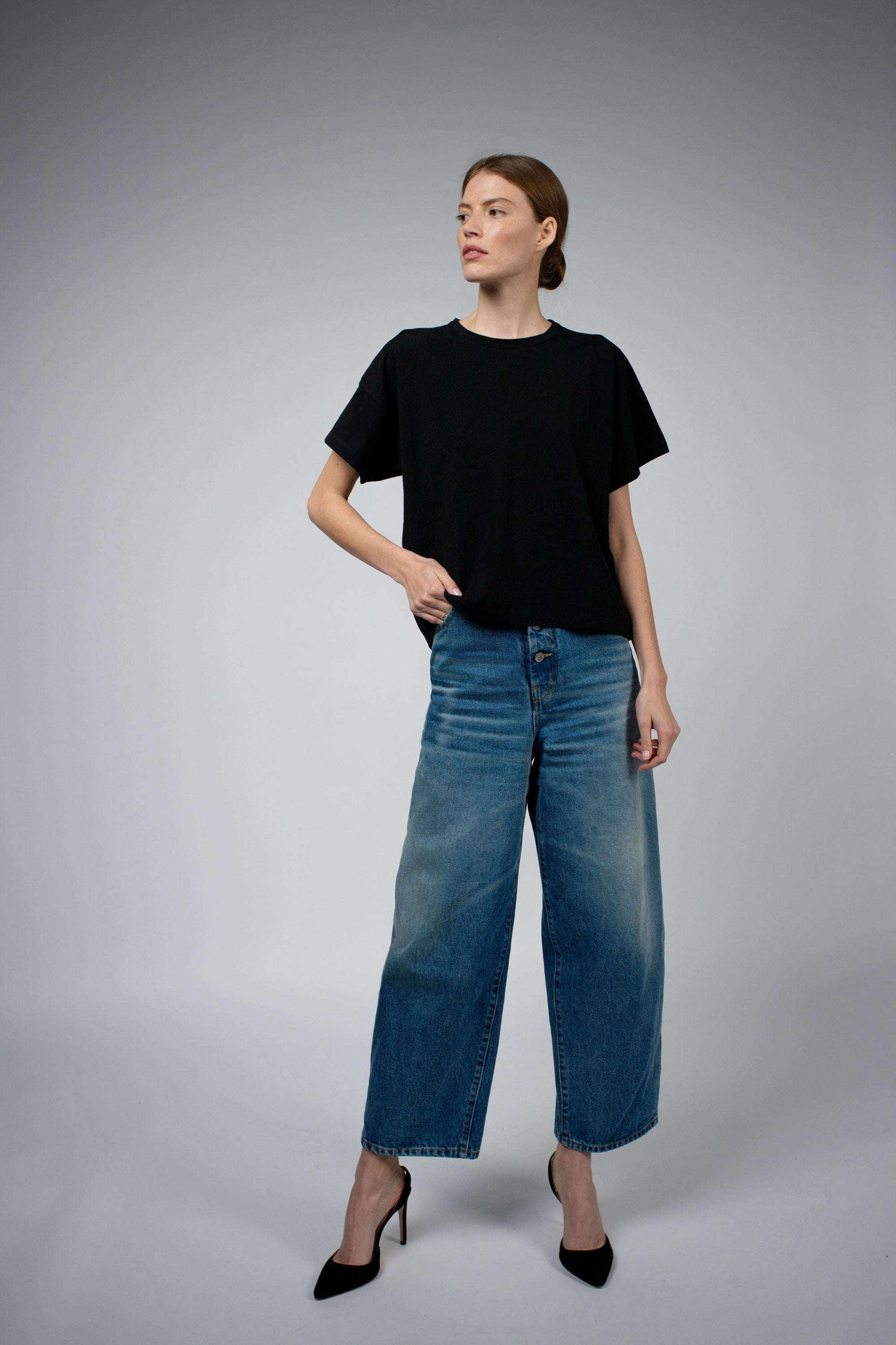Bevin Organic Cotton Boyfriend T-Shirt in black, front close view — Santicler Japandi fashion