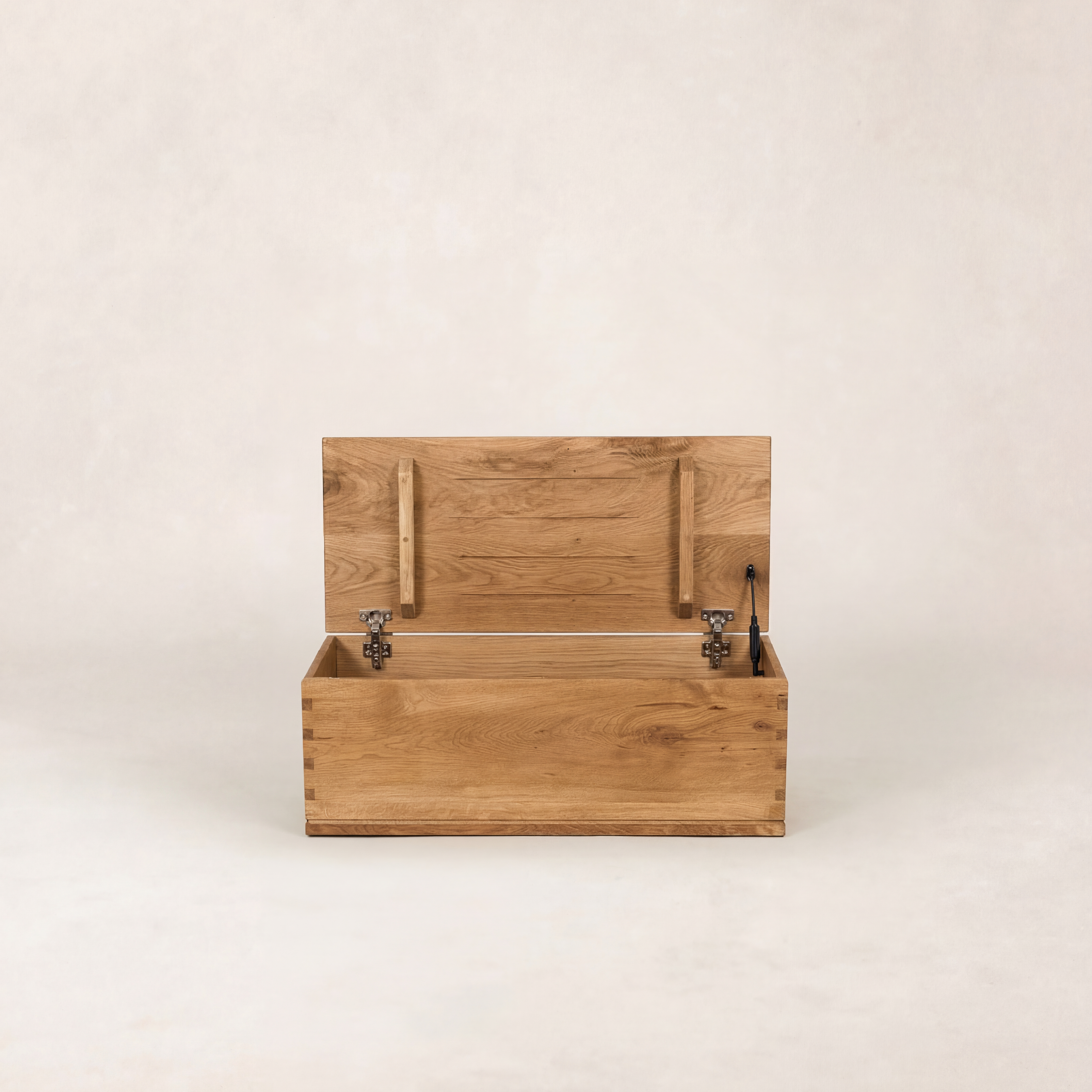 Eik Chest