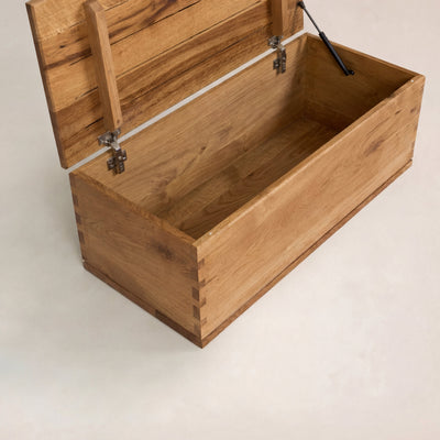 Eik Chest