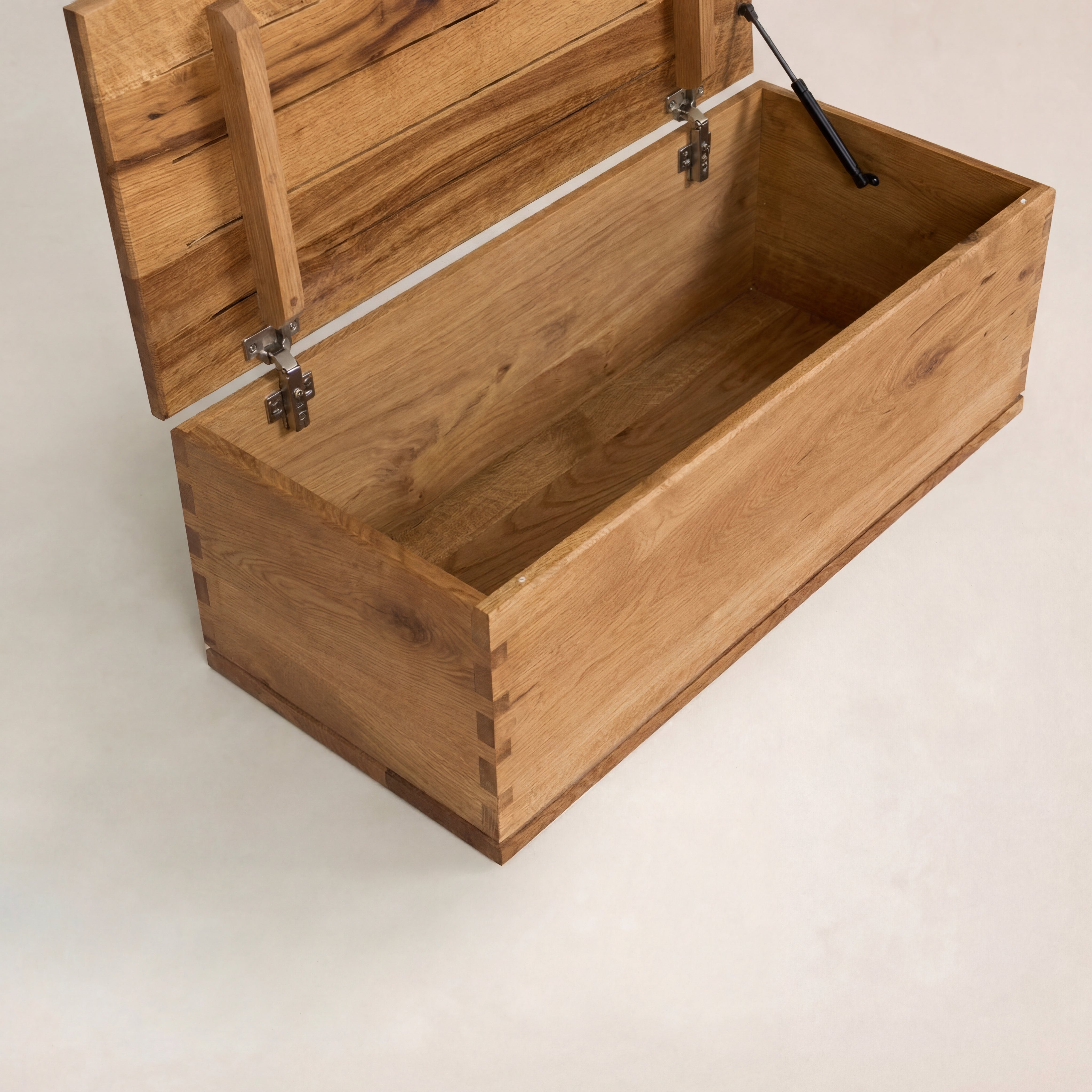Eik Chest