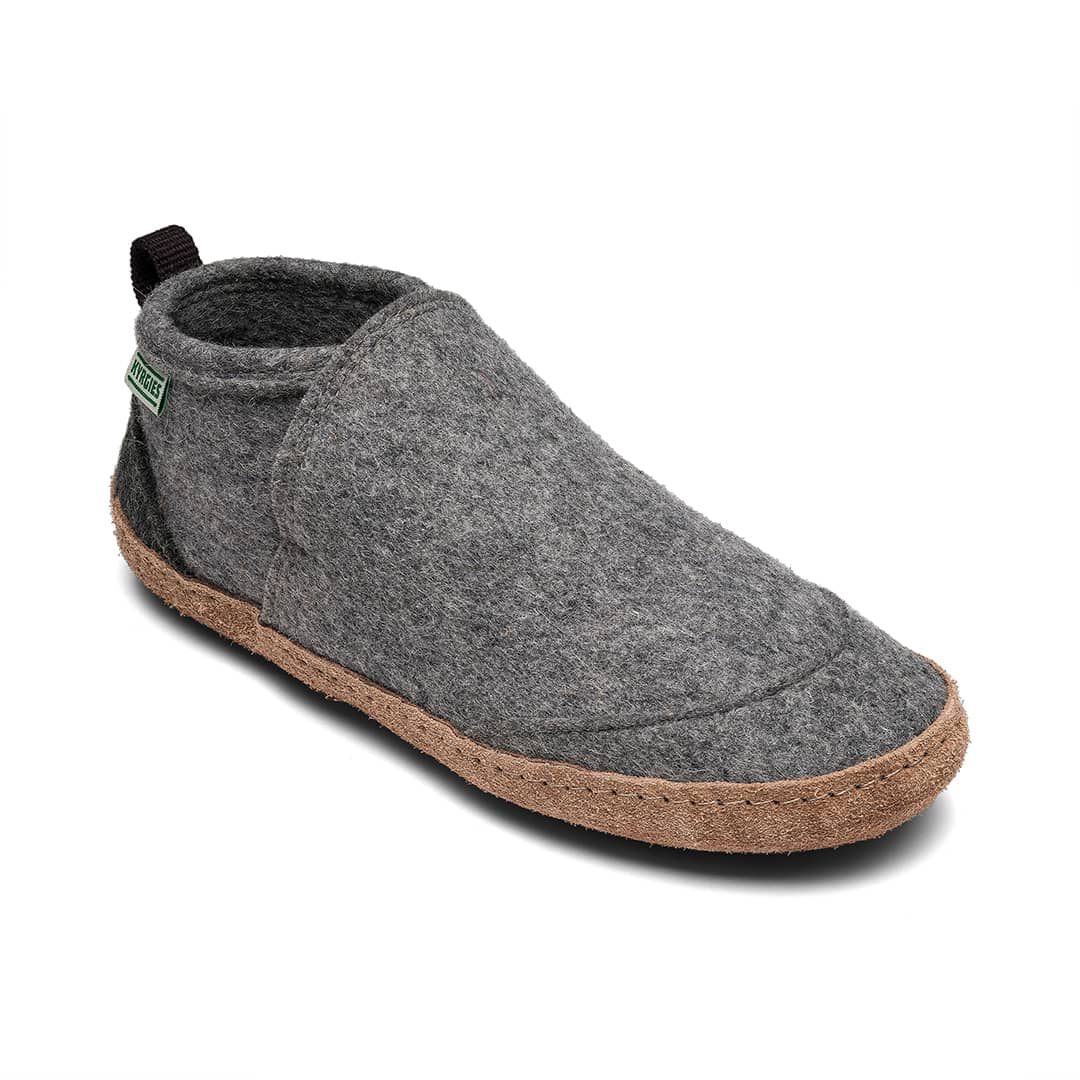 Kyrgies Tengries, grey wool felt, angled side view showing woven-edge sole