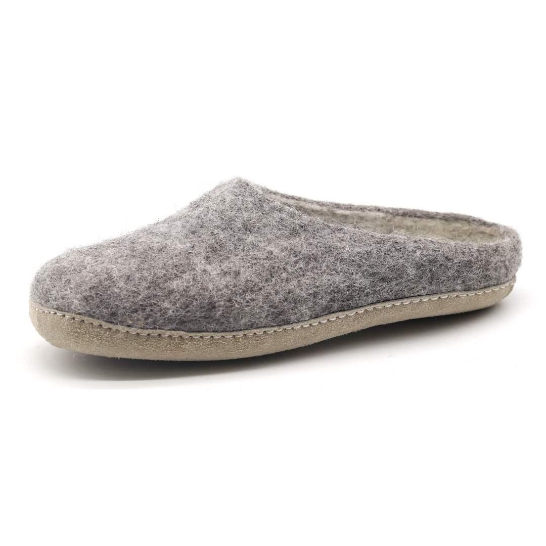 Men's Astoria wool house slipper in Heather Grey, angled view
