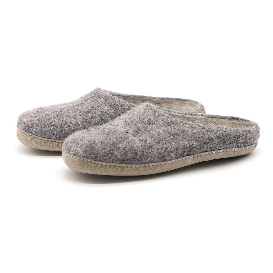 Pair of women's Astoria wool house slippers in Heather Grey