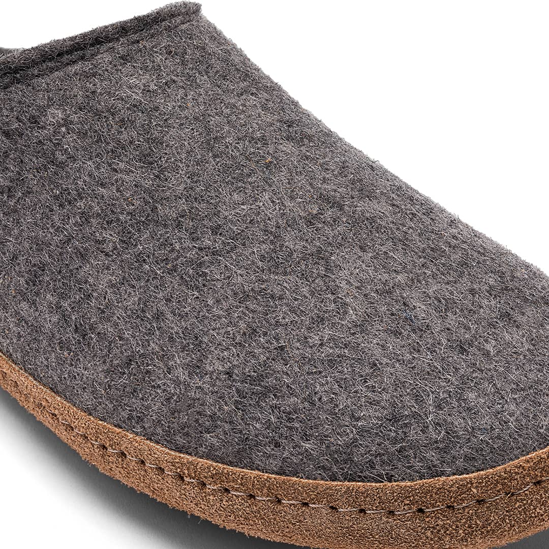 Kyrgies Indoor Wool Slides, light grey wool felt, close-up front view showing toe and sole
