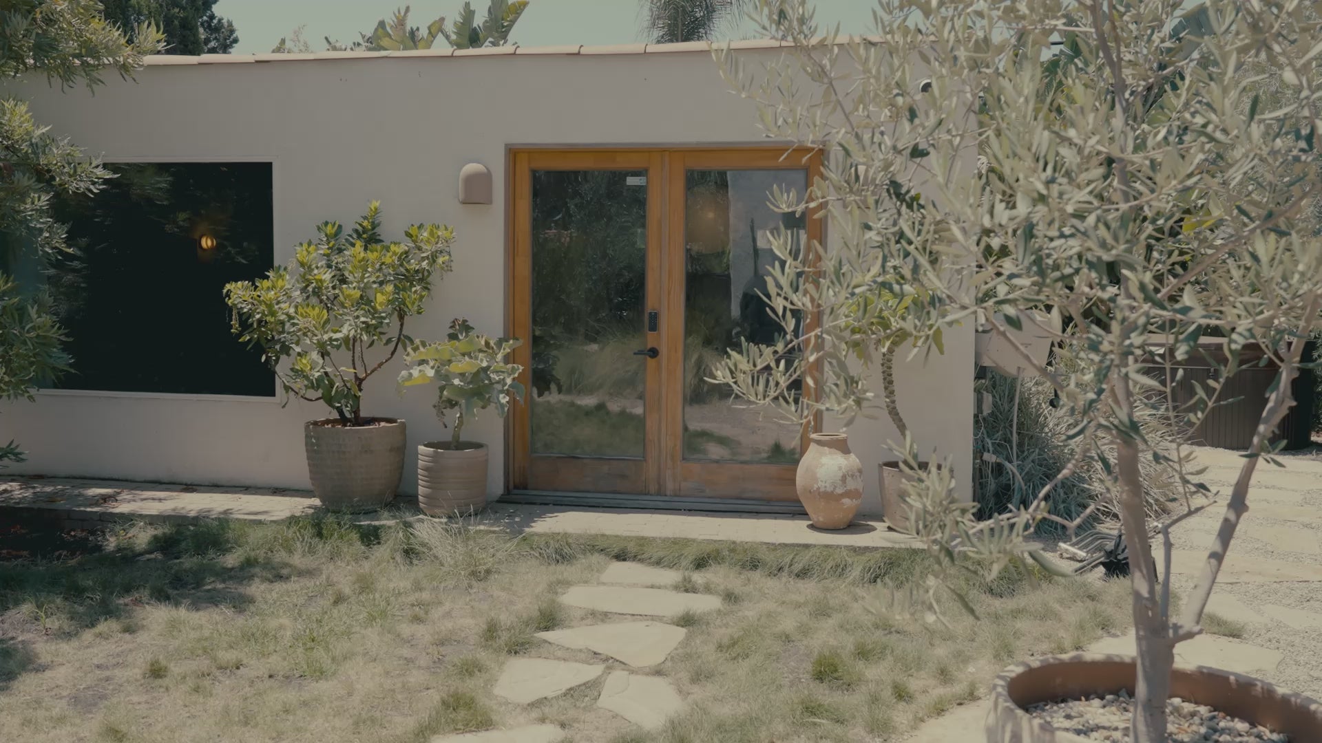 Load video: Living with Tatami Mats